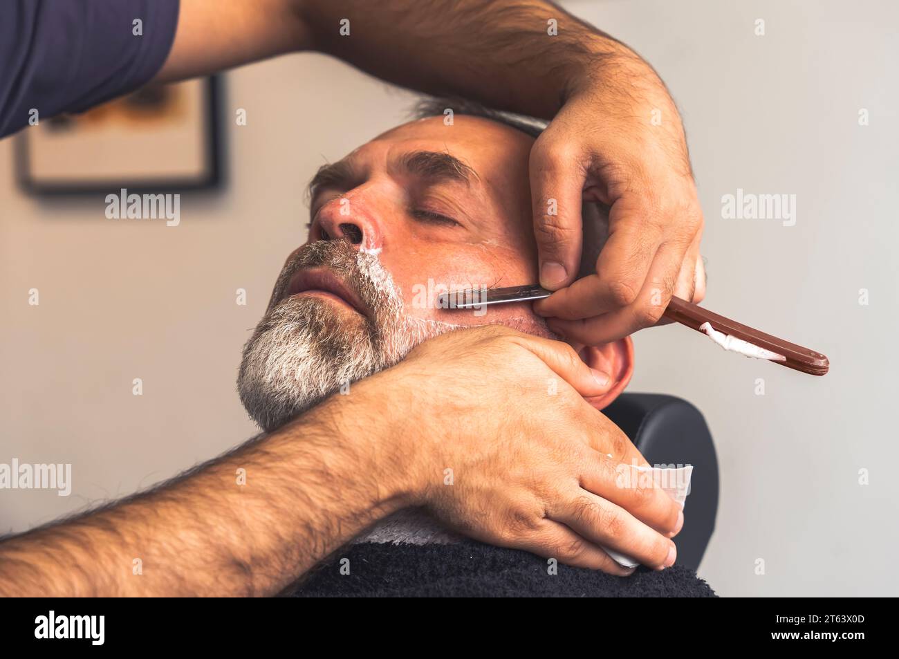 Shaving machine hi res stock photography and images Alamy