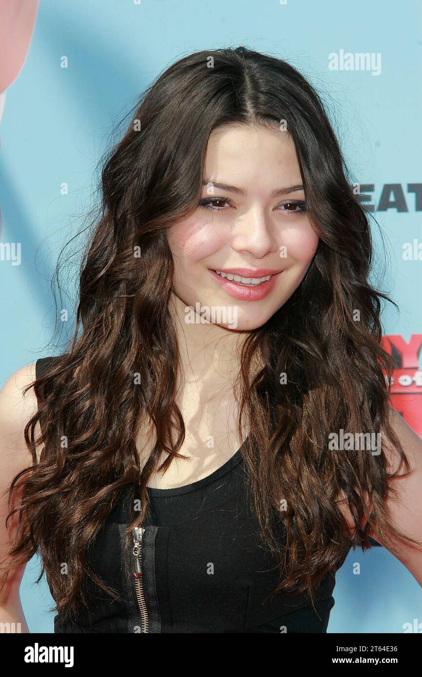 Miranda Cosgrove at the Premiere of Columbia Pictures and Sony Pictures ...