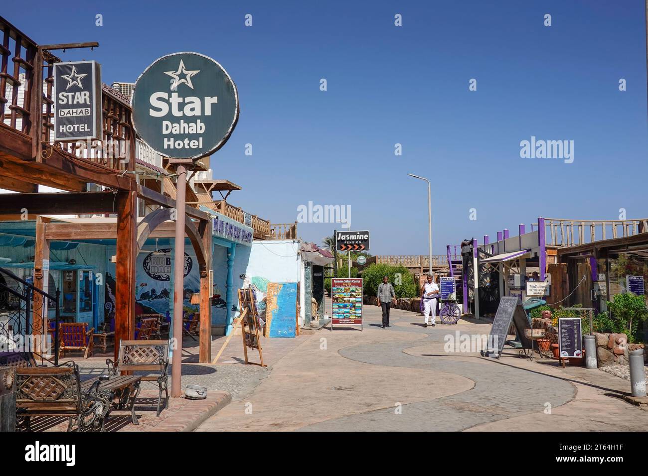 Restaurants, Hotels, Strandpromenade, Mashraba, Dahab, Sinai, Ägypten Stock Photo