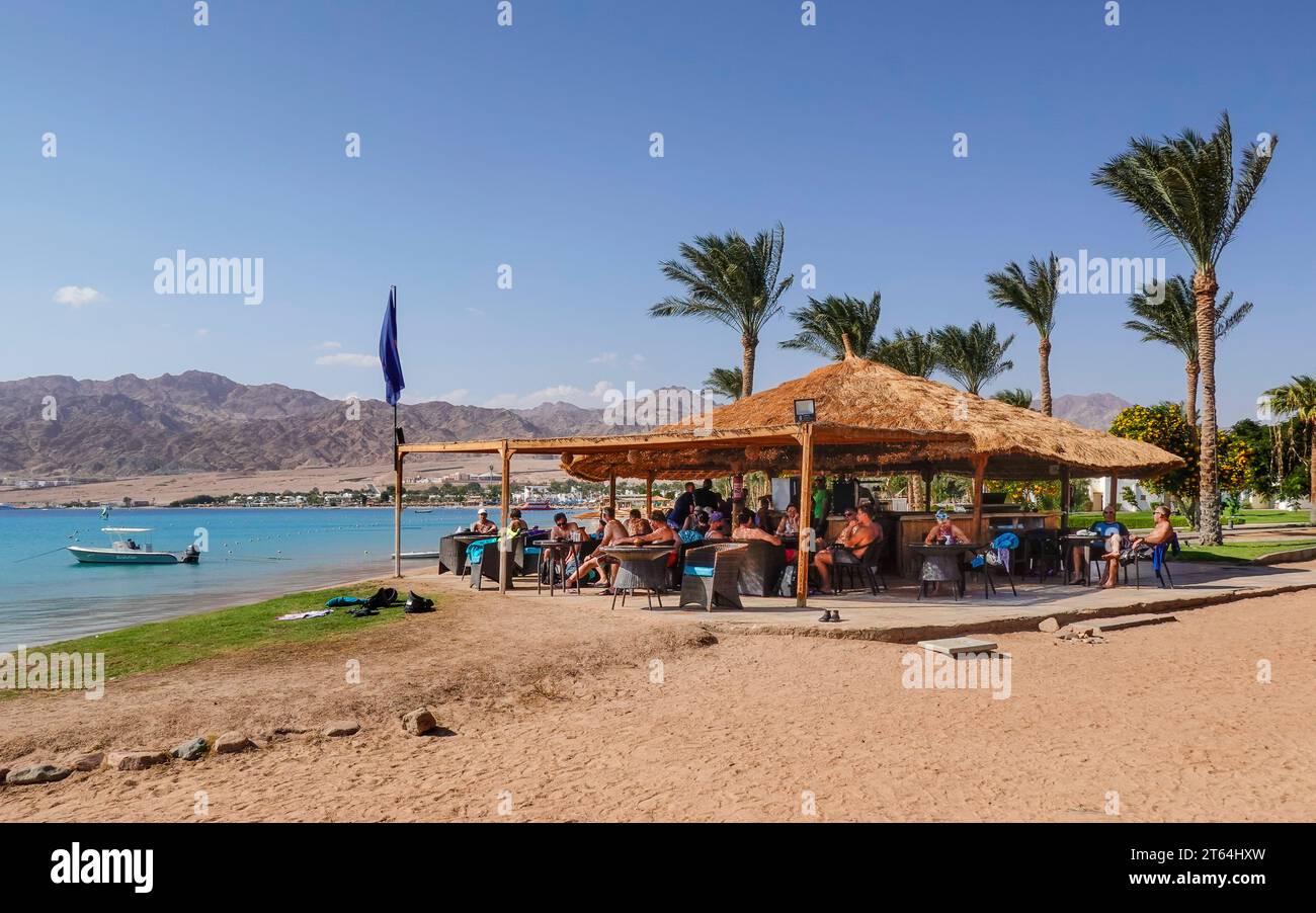 Strandrestaurant, Sandstrand, Lagune, Südstrand, Dahab, Sinai, Ägypten Stock Photo