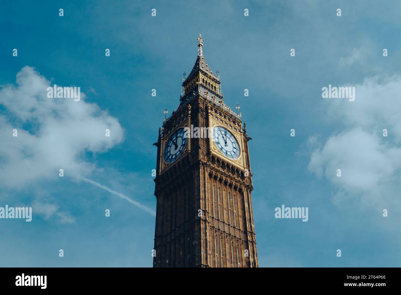 Big Ben London under amazing blue sky Stock Photo - Alamy