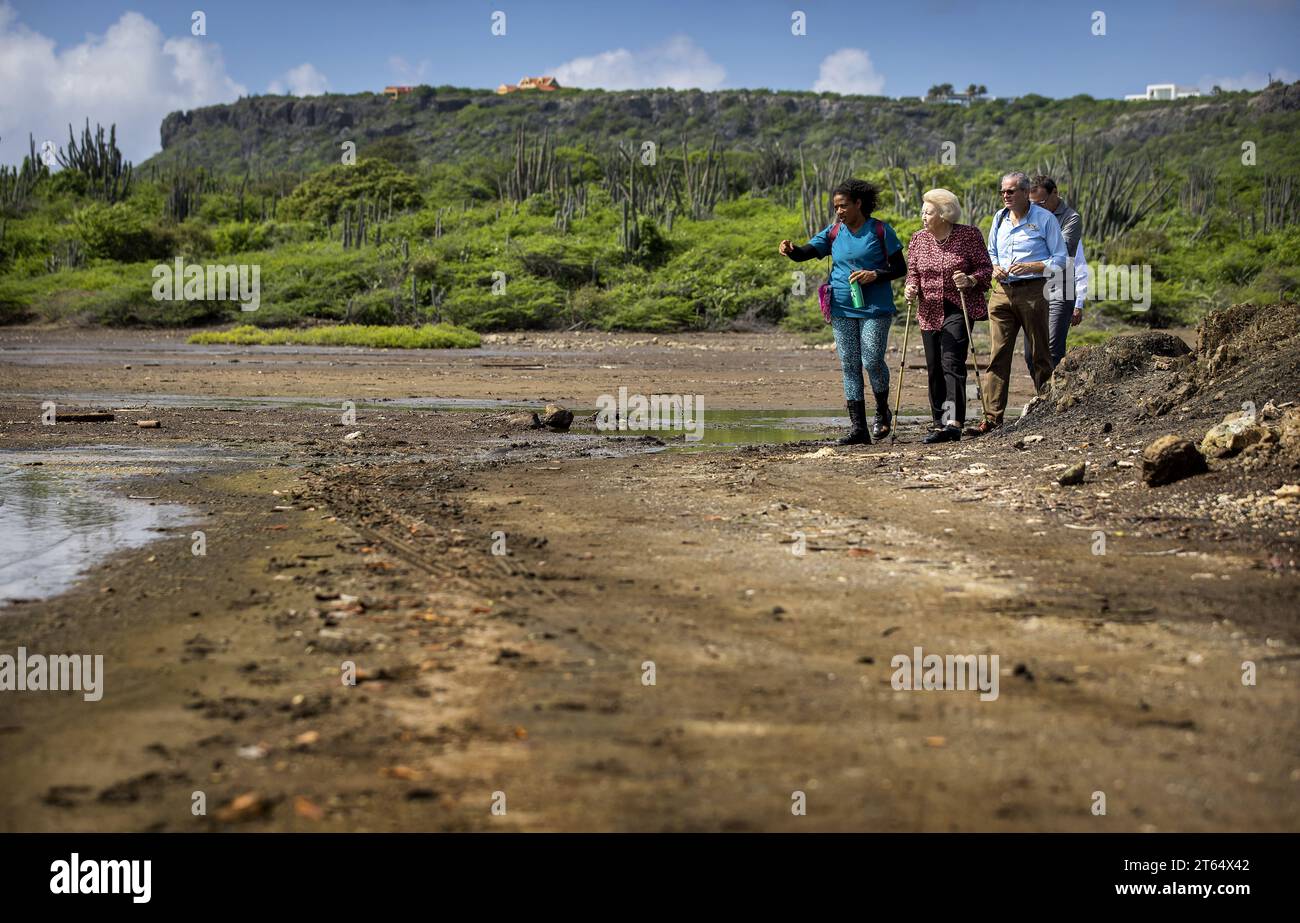 WILLEMSTAD - Princess Beatrix visits the Rif St. Marie-Hermanus ...
