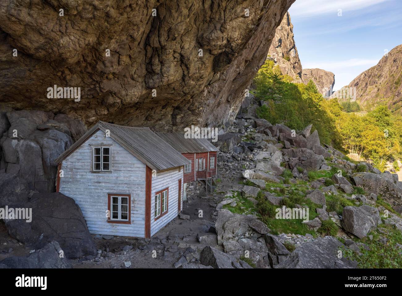Helleren, houses under rock face, Jossingfjord, Sokndal, Rogaland, Norway Stock Photo