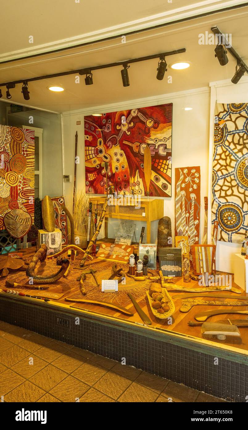 Aboriginal Dreamtime Fine Art Gallery for buying souvenirs in Manly, Sydney, NSW, Australia Stock Photo