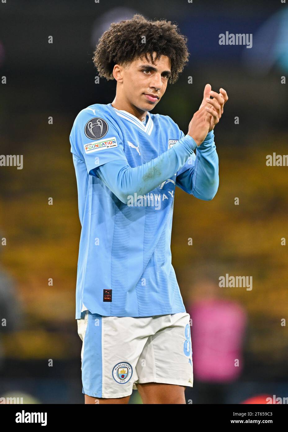 Manchester, UK. 7th November, 2023. Rico Lewis #82 of Manchester City claps fans at full time, during the UEFA Champions League, Match Day Four Group G match at the The City of Manchester Stadium/Etihad Stadium, Manchester, England. (Credit Image: ©Cody Froggatt/Alamy Live News) Stock Photo