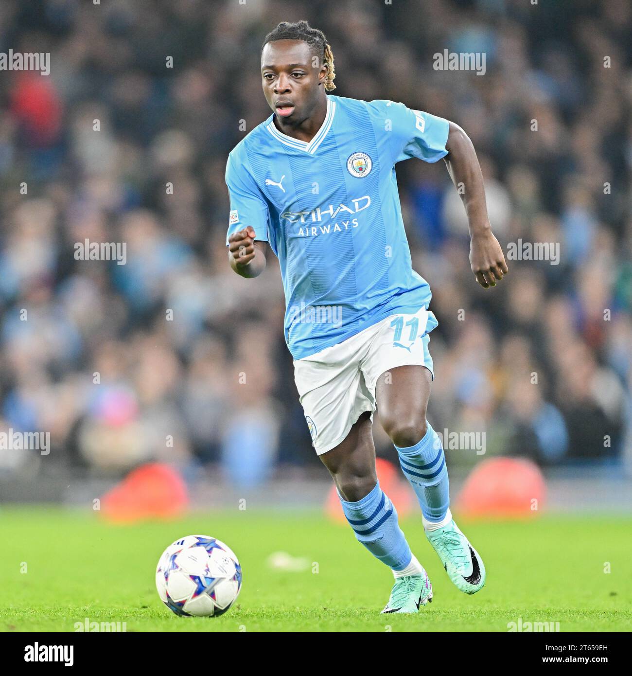 Manchester, UK. 7th November, 2023. Jérémy Doku #11 of Manchester City on the ball, during the UEFA Champions League, Match Day Four Group G match at the The City of Manchester Stadium/Etihad Stadium, Manchester, England. (Credit Image: ©Cody Froggatt/Alamy Live News) Stock Photo