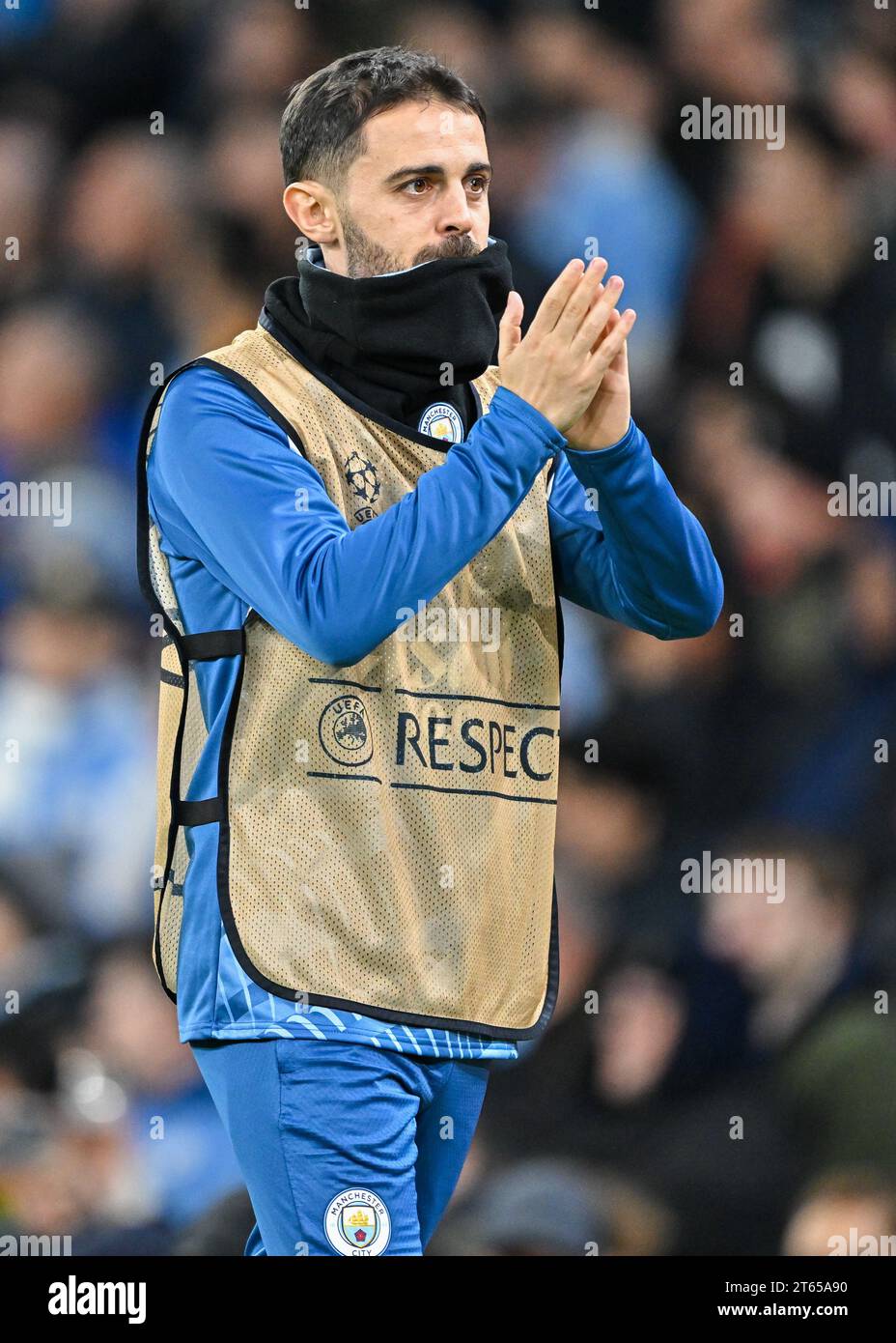 Manchester, UK. 7th November, 2023. Bernardo Silva #20 of Manchester City claps fans as he warms up, during the UEFA Champions League, Match Day Four Group G match at the The City of Manchester Stadium/Etihad Stadium, Manchester, England. (Credit Image: ©Cody Froggatt/Alamy Live News) Stock Photo