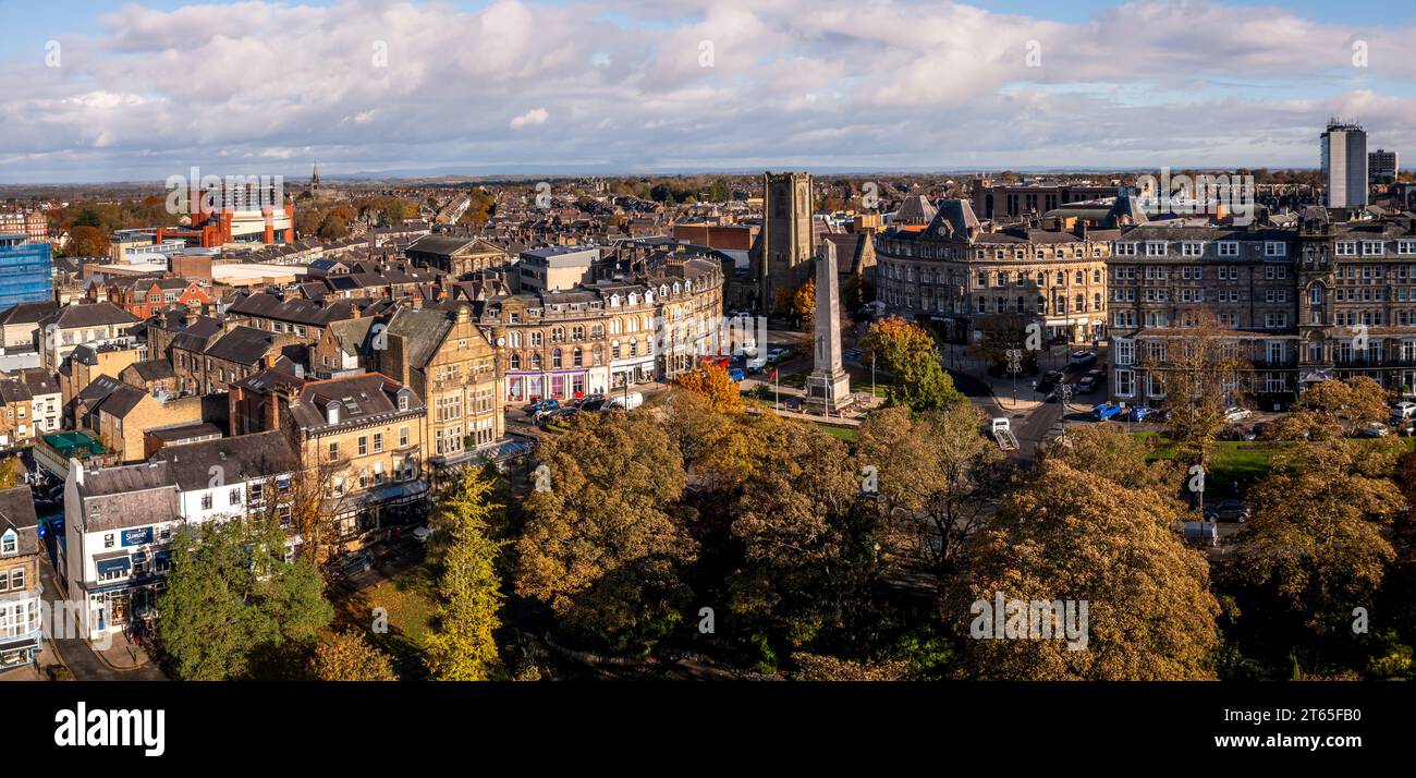 PROSPECT SQUARE, HARROGATE, UK - NOVEMBER 7, 2023.  An aerial cityscape of Harrogate Cenotaph War Memorial and surrounding Victorian architecture at P Stock Photo