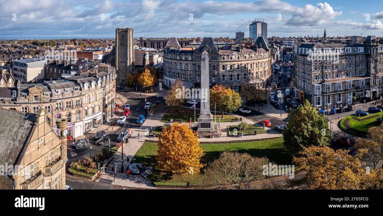 PROSPECT SQUARE, HARROGATE, UK - NOVEMBER 7, 2023.  An aerial cityscape of Harrogate Cenotaph War Memorial and surrounding Victorian architecture at P Stock Photo