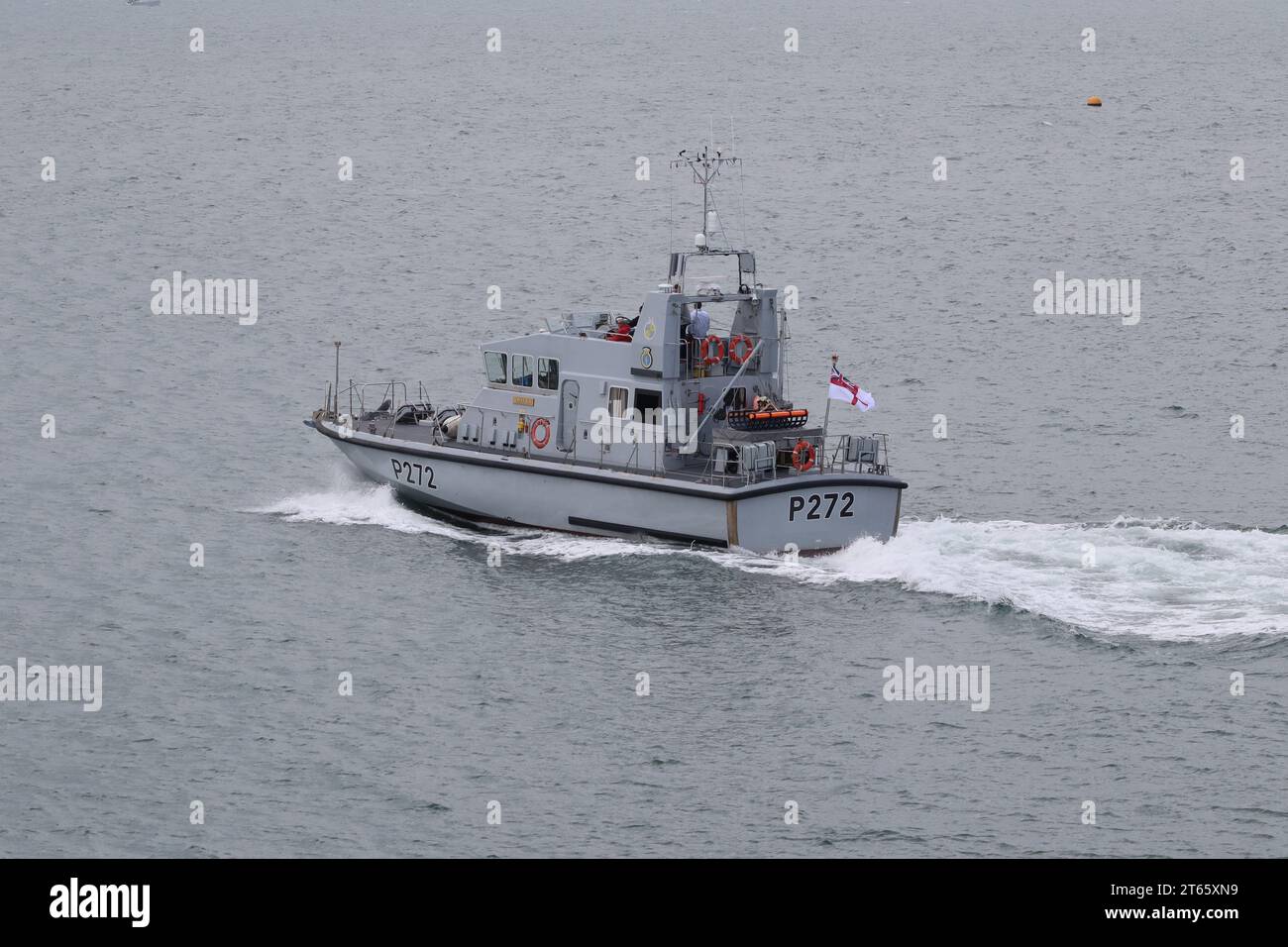 The Royal Navy P2000 type fast training boat HMS SMITER (P272) in The Solent Stock Photo