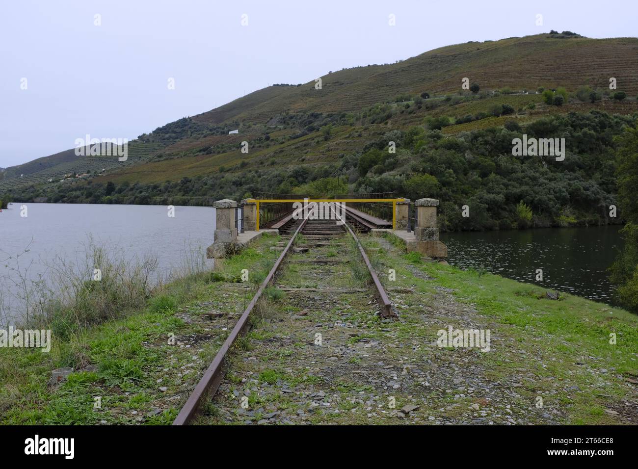old train bridge in the Douro Valley, close to the Tua River, Portugal Stock Photo