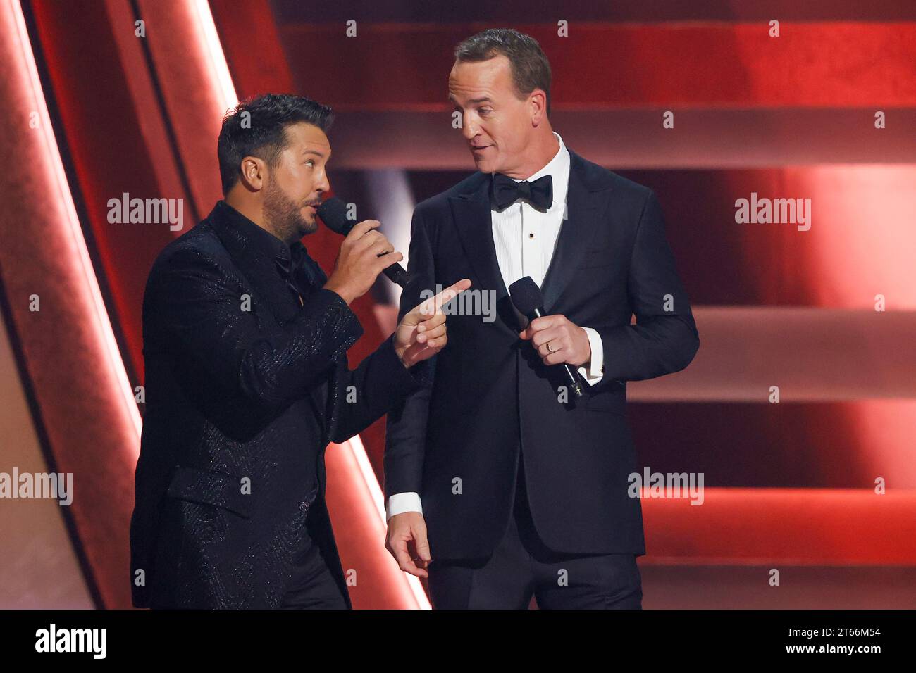 Nashville, United States. 19th Jan, 2025. Luke Bryan and Peyton Manning