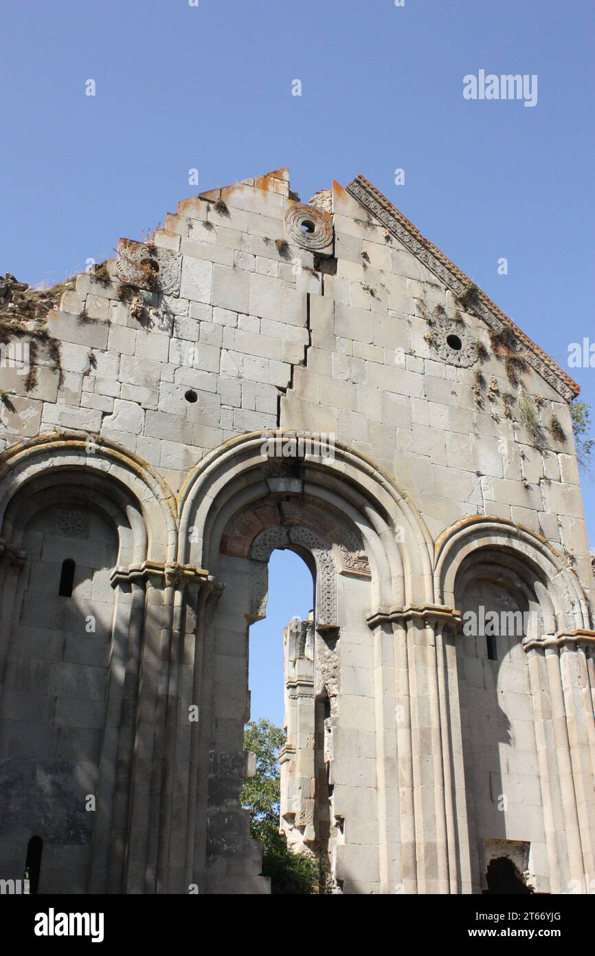The ruins of the Tbeti Georgian church near Savsat in Artvin province, Turkiye Stock Photo