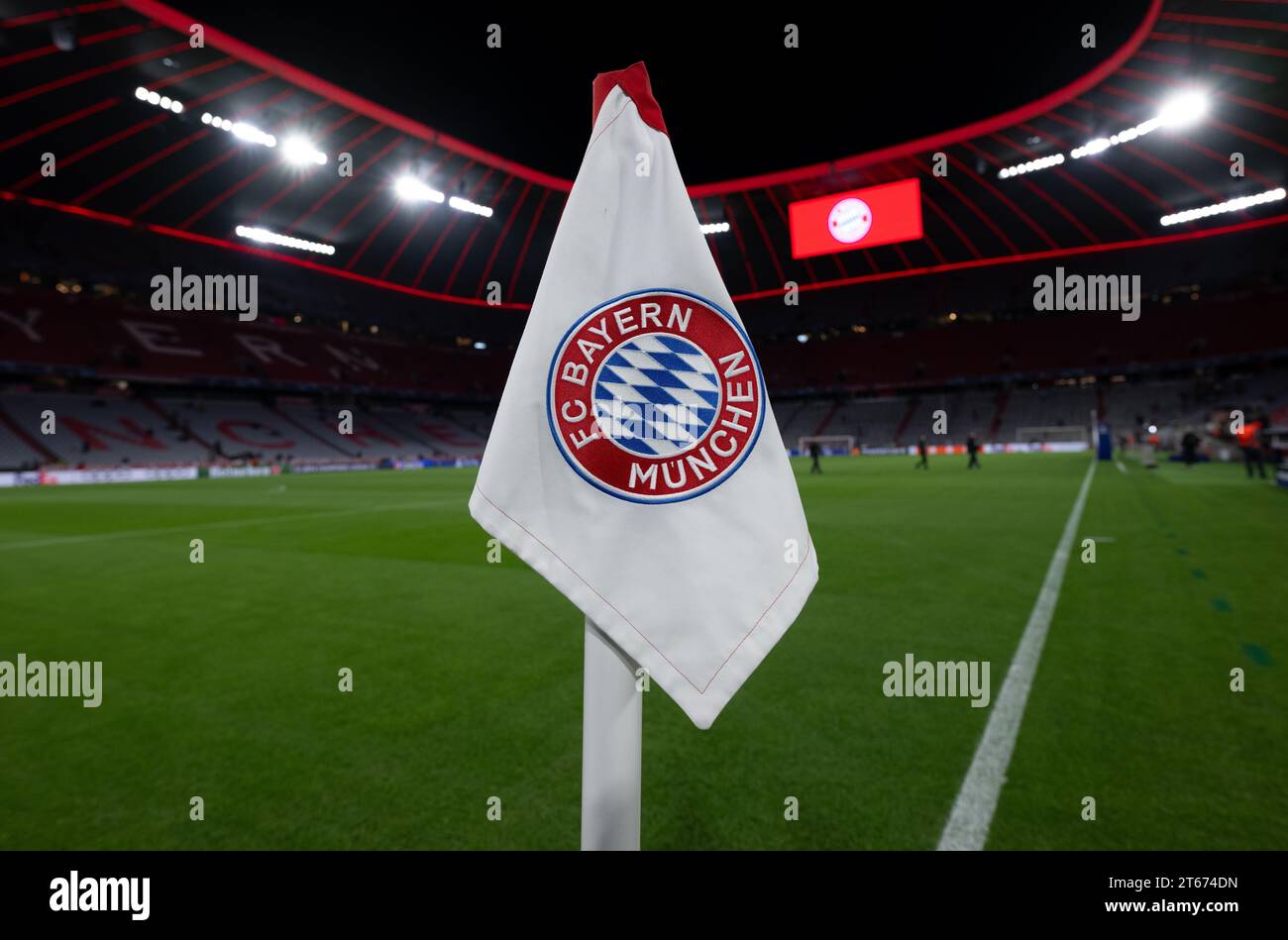 Munich, Germany. 08th Nov, 2023. Soccer: Champions League, Bayern Munich - Galatasaray Istanbul, group stage, Group A, matchday 4 at the Allianz Arena. A corner flag with the Bayern Munich logo stands in the stadium. Credit: Sven Hoppe/dpa/Alamy Live News Stock Photo