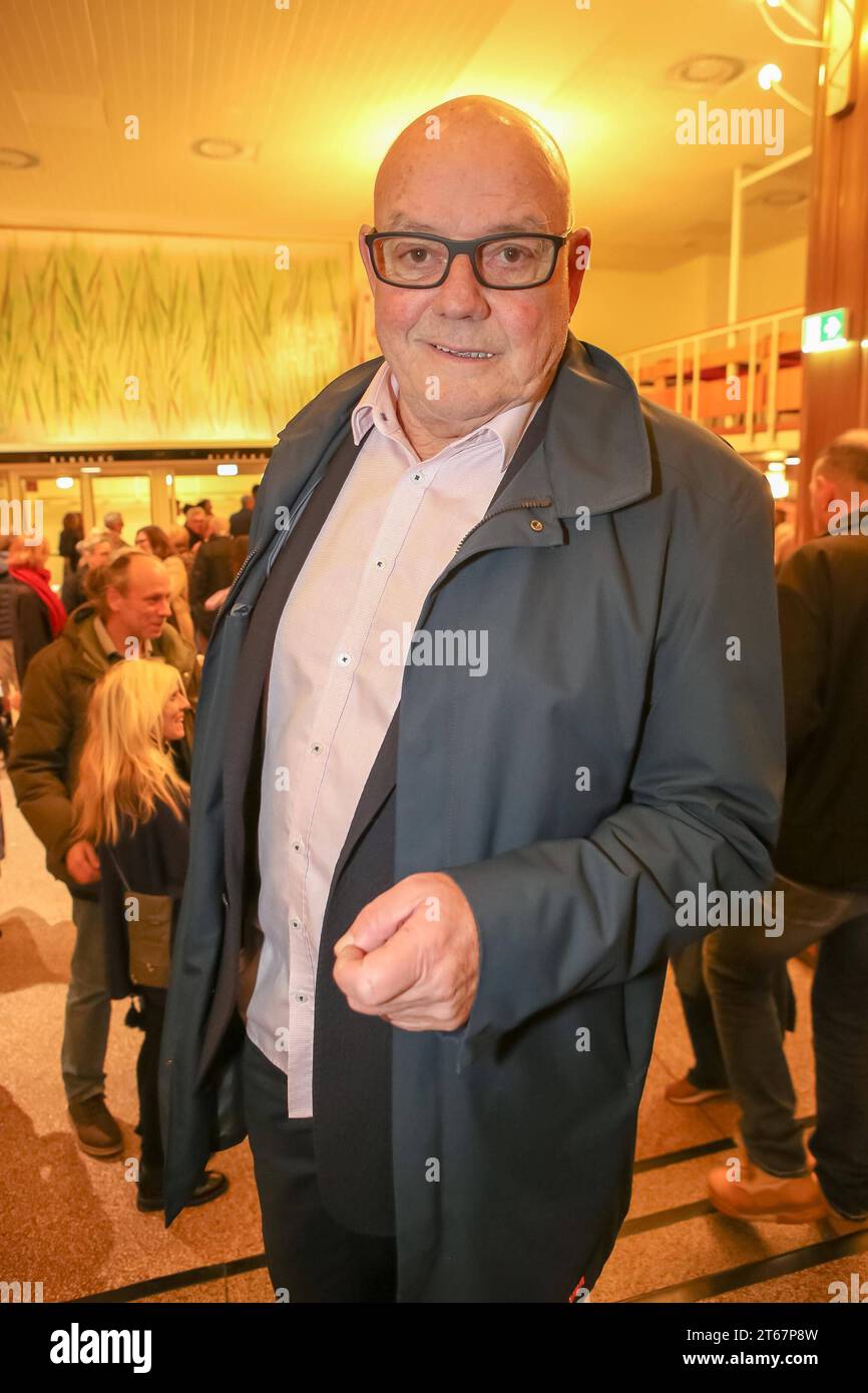 RECORD DATE NOT STATED 8.11.2023, Gartenbaukino, AM ENDE WIRD ALLES SICHTBAR Filmpremiere, Kinofilm nach dem Roman von August Schmölzer im Bild: Wolfgang Böck, -Portrait, AM ENDE WIRD ALLES SICHTBAR Filmpremiere *** 8 11 2023, Gartenbaukino, AM ENDE WIRD ALLES SICHTBAR movie premiere, movie based on the novel by August Schmölzer in the picture Wolfgang Böck, Portrait, AM ENDE WIRD ALLES SICHTBAR movie premiere Stock Photo