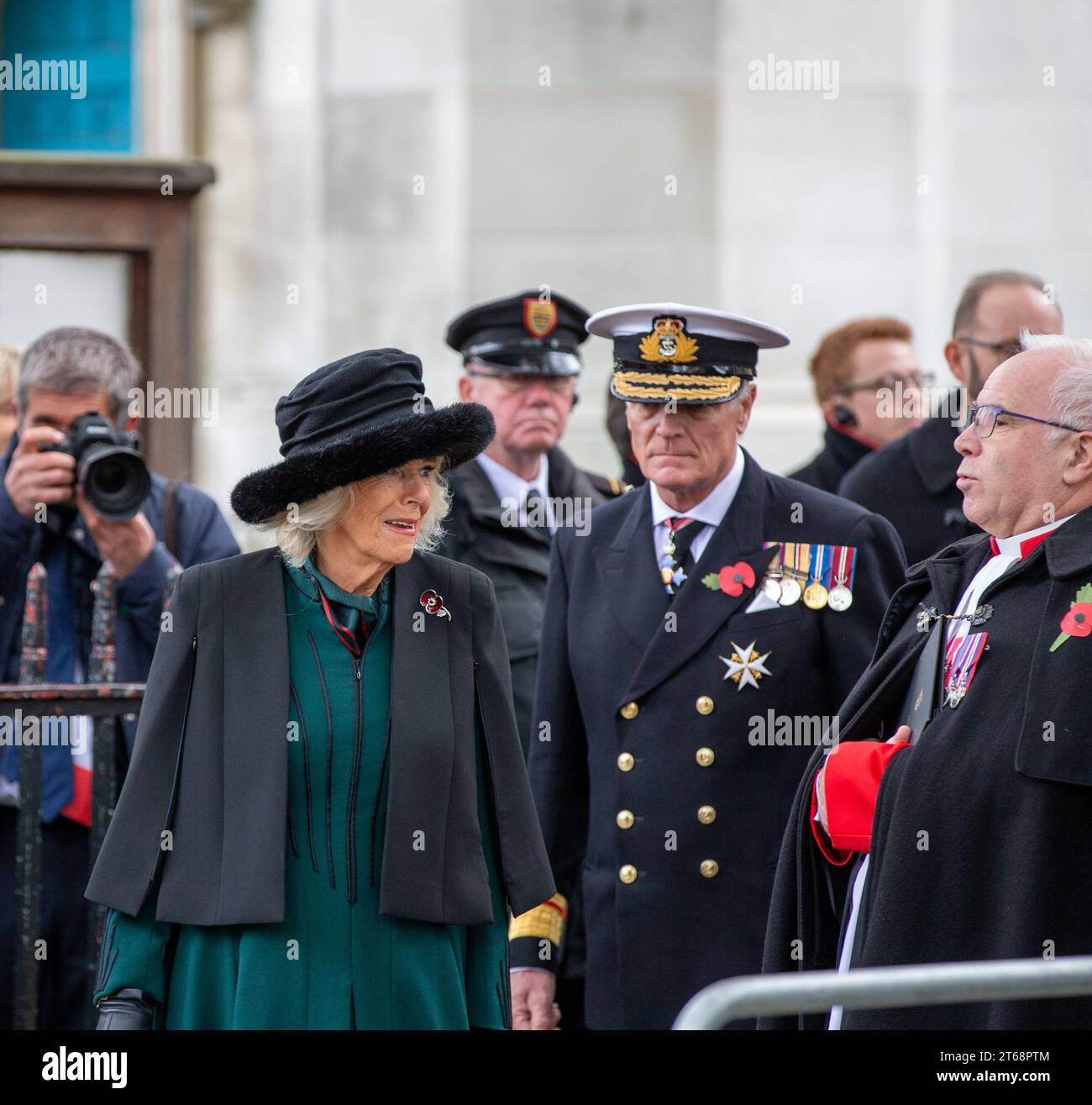 queen camilla wore a reworn green dress at westminster abbey London,9th, Nov 2023 attending the 95th year of the Field of Remembrance this morning wearing dark and black jacket and hat Credit: Richard Lincoln/Alamy youth queen camilla