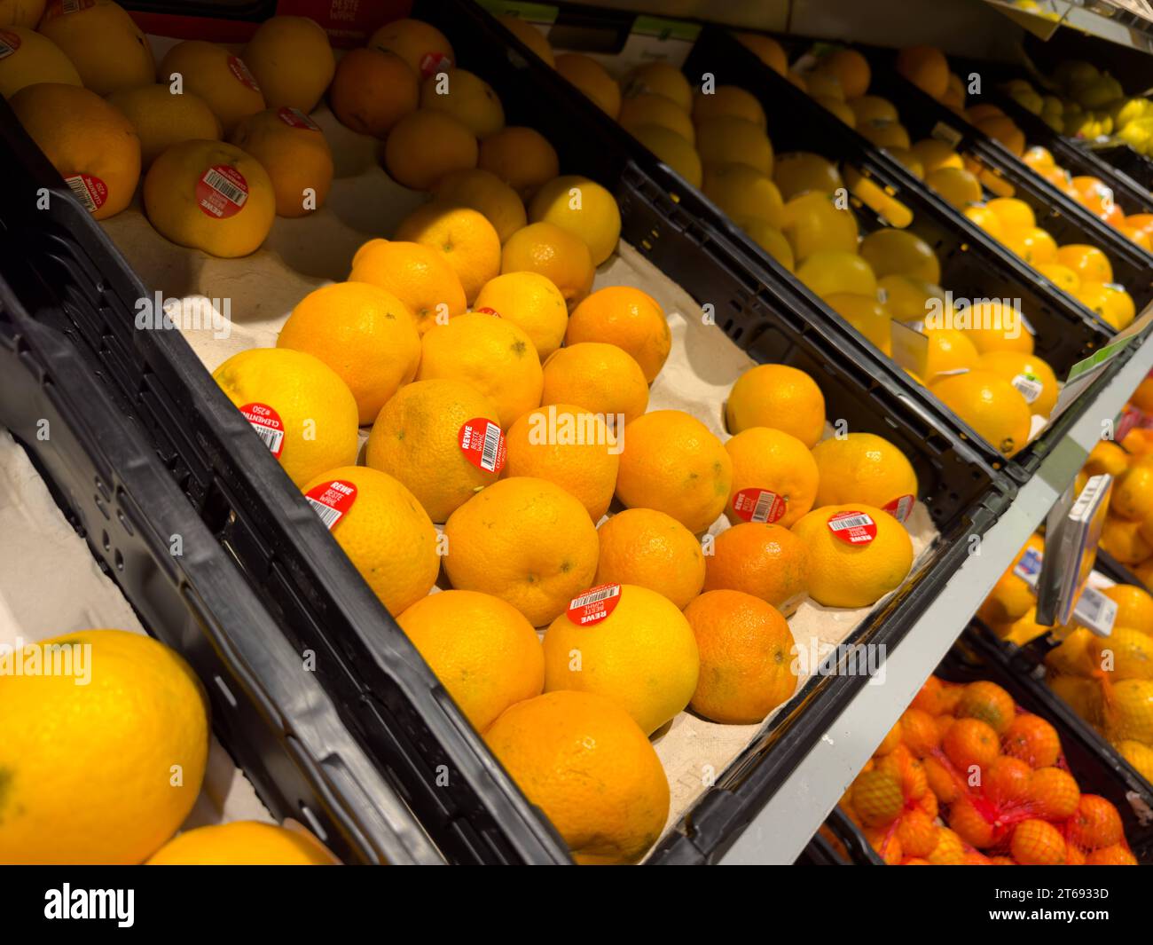 Regal supermarkt deutschland hi-res stock photography and images - Alamy