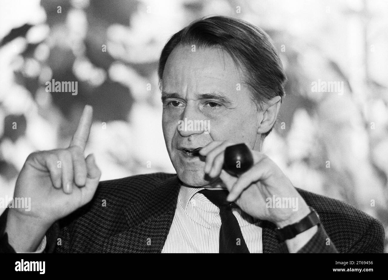 Germany, Bonn, 14.01.1993 Archive: 38-30-12 Hans-Ulrich Klose Photo: Hans-Ulrich Klose, Chairman of the SPD Parliamentary Group in the German Bundestag [automated translation] Stock Photo