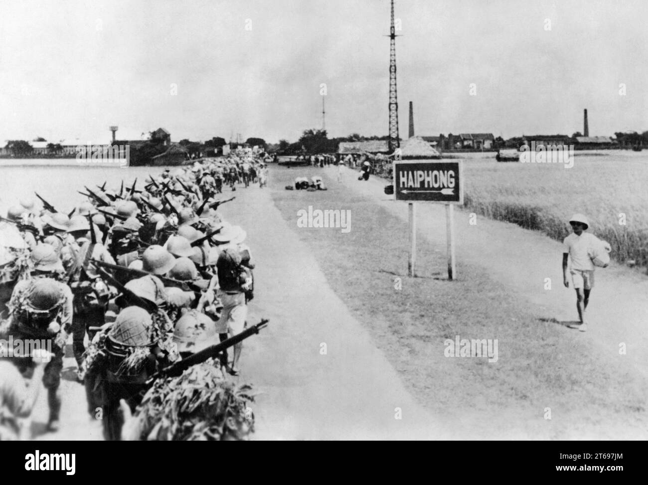 Japanese soldiers on the march to Haiphong in French Indochina (today: Vietnam). The advance happened according to the French-Japanese agreement. [automated translation] Stock Photo