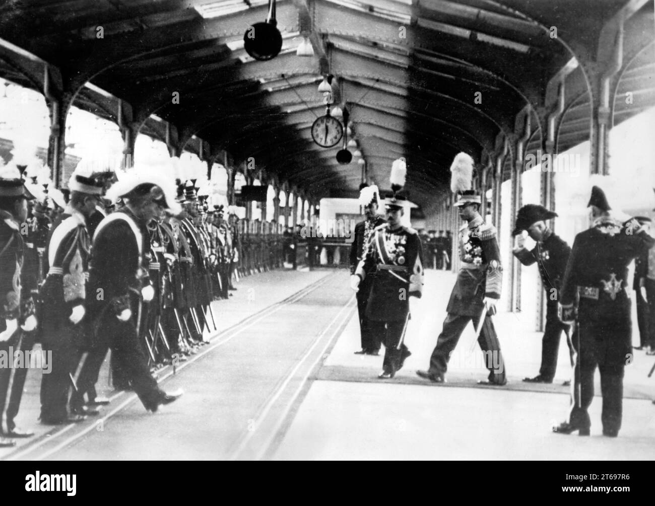 The Japanese Emperor Hirohito receives the Emperor of Manchukuo Puyi at