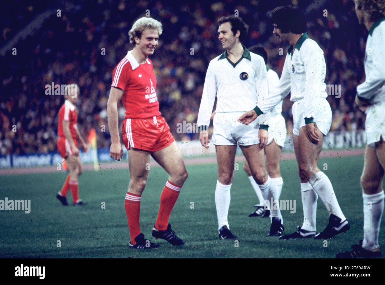 Bayern Munich - Cosmos New York 7: 1. In the foreground is Bayern Munich - Cosmos New York 7: 1. In the foreground is