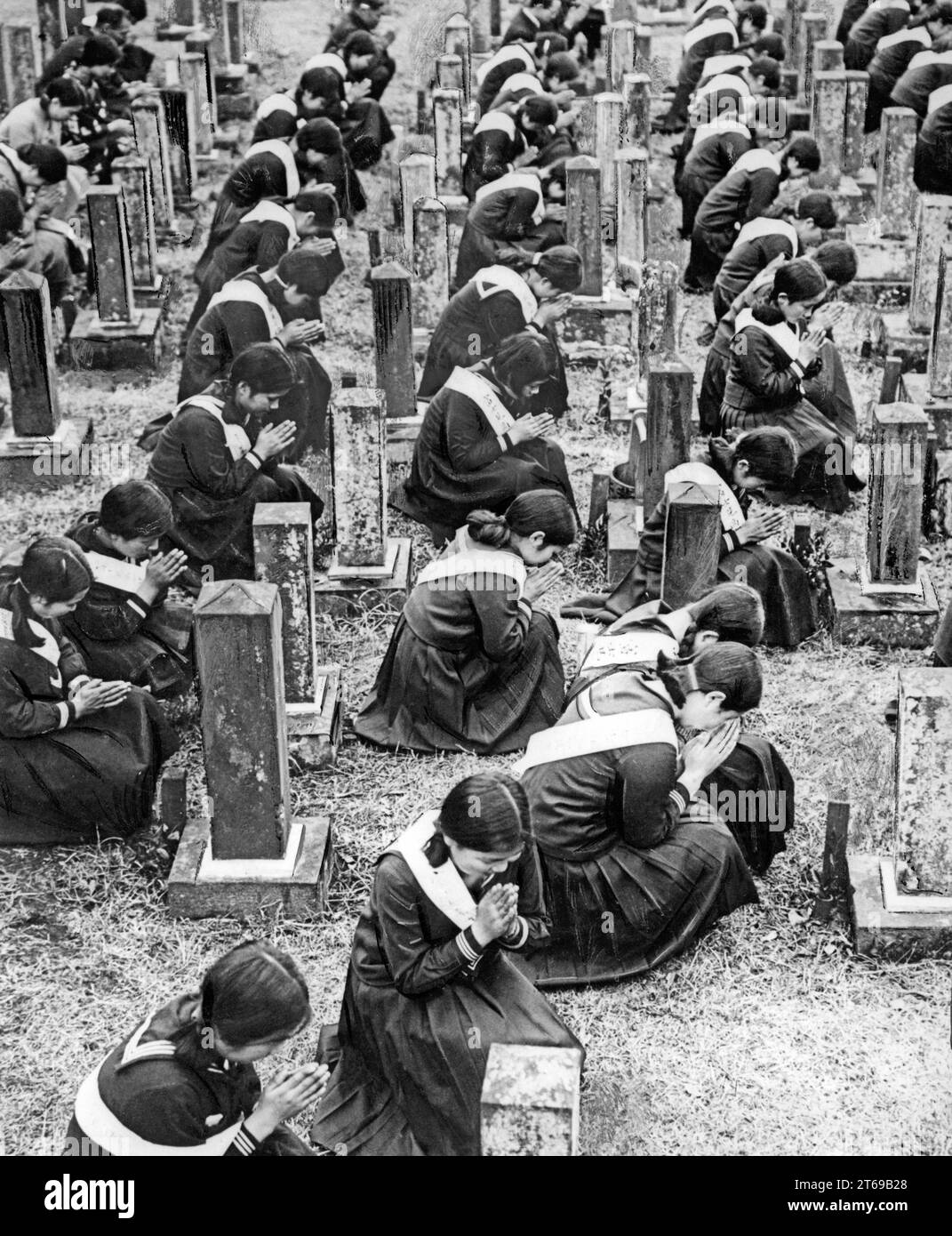 Female students in Tokyo pray for the salvation of the fallen on the ...
