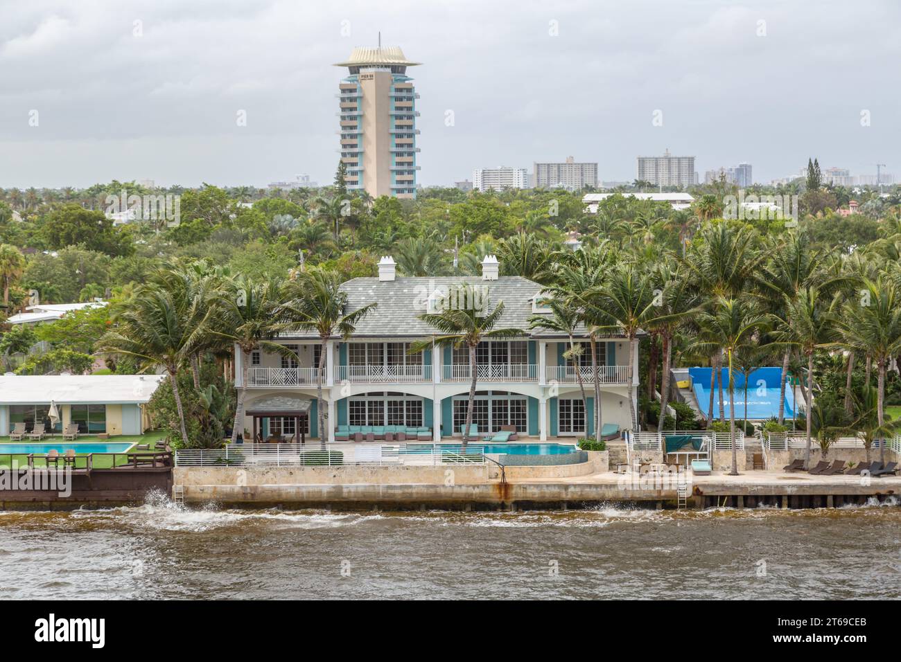 Home with Flow Rider along the Stranahan River in the Harbour Inlet neighborhood of Fort Lauderdale, Florida Stock Photo