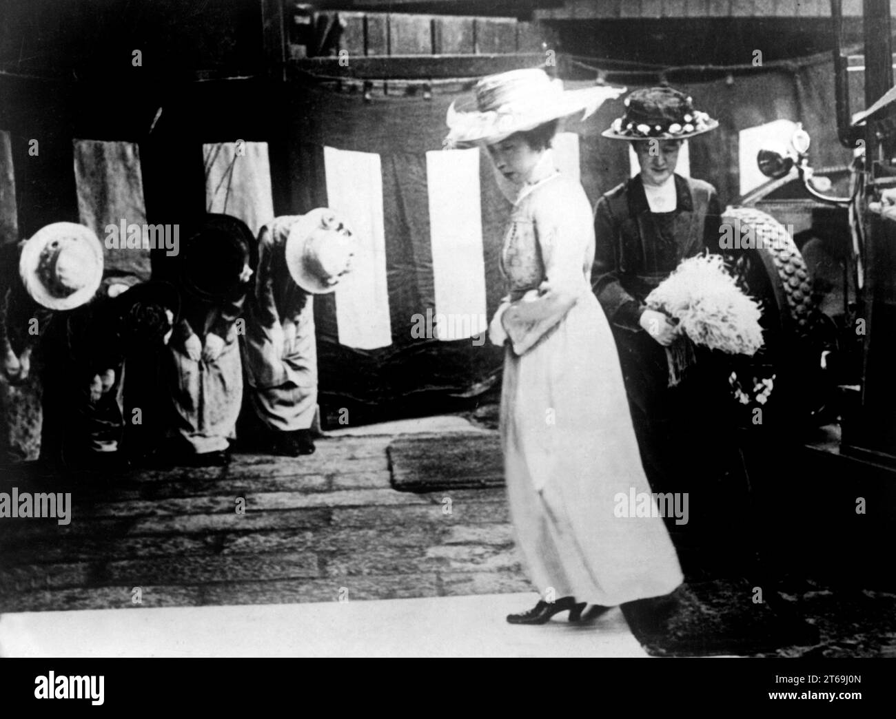 Nagako, wife of Emperor Hirohito, attends a Japanese Red Cross charity festival in Tokyo. [automated translation] Stock Photo