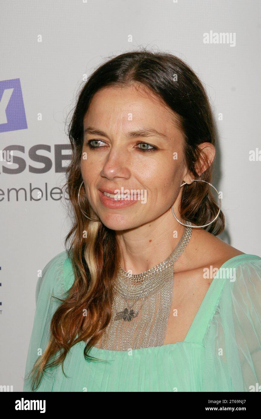 Justine Bateman'S Urgent Plea: California Needs Strong Leadership - kqir8qj