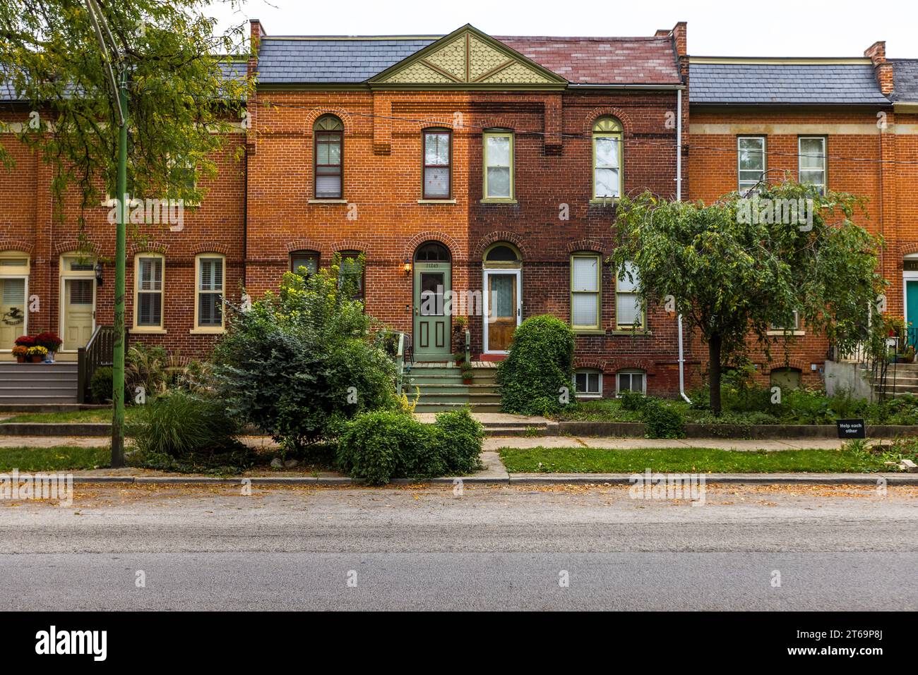 View of Chicago apartment brick hi-res stock photography and images - Alamy