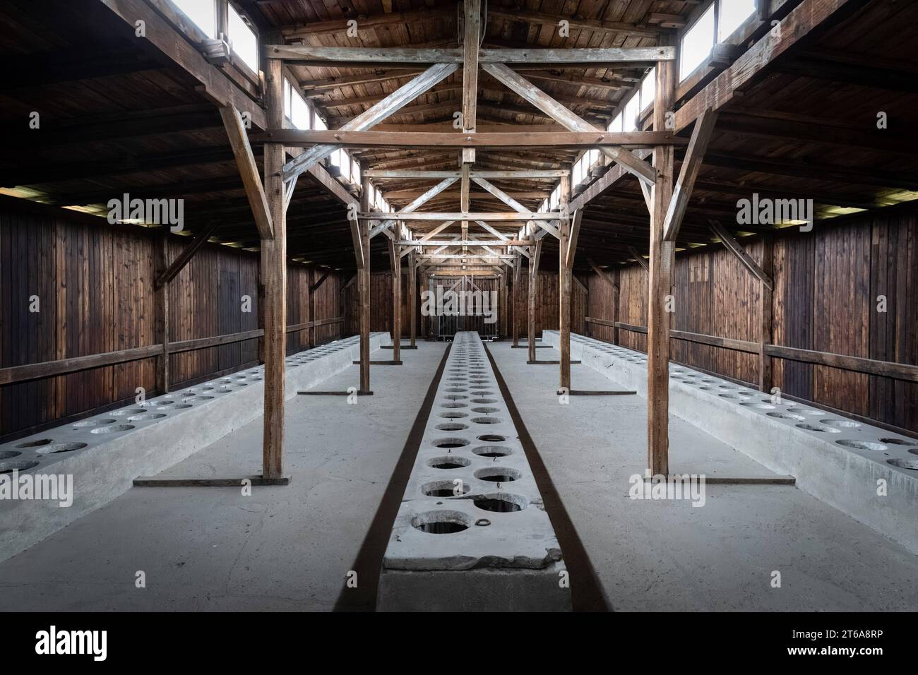 KZ Auschwitz Für Gefangene gab es Gemeinschaftstoiletten in ...