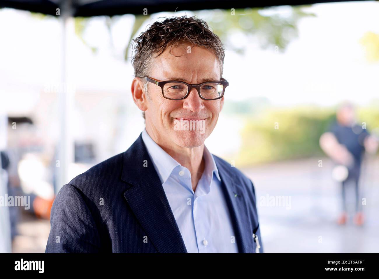 Bayer-Chef Bill Anderson Beim Besuch Von Ministerpräsident Hendrik Wüst ...