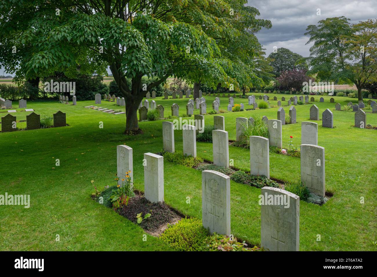 British WWI headstones at the St. Symphorien Military Cemetery, First World War One burial ground at Saint-Symphorien near Mons, Hainaut, Belgium Stock Photo
