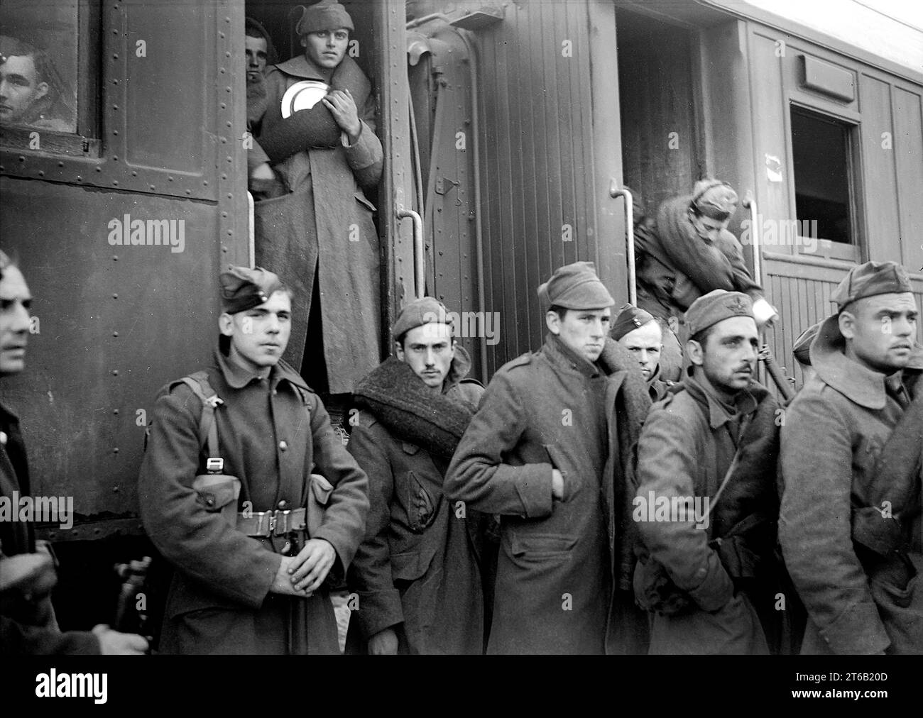 Italian prisoners of war detraining at Wadi al-Sarar Railway Station, Mandatory Palestine, G. Eric and Edith Matson Photograph Collection, December 21, 1940 Stock Photo