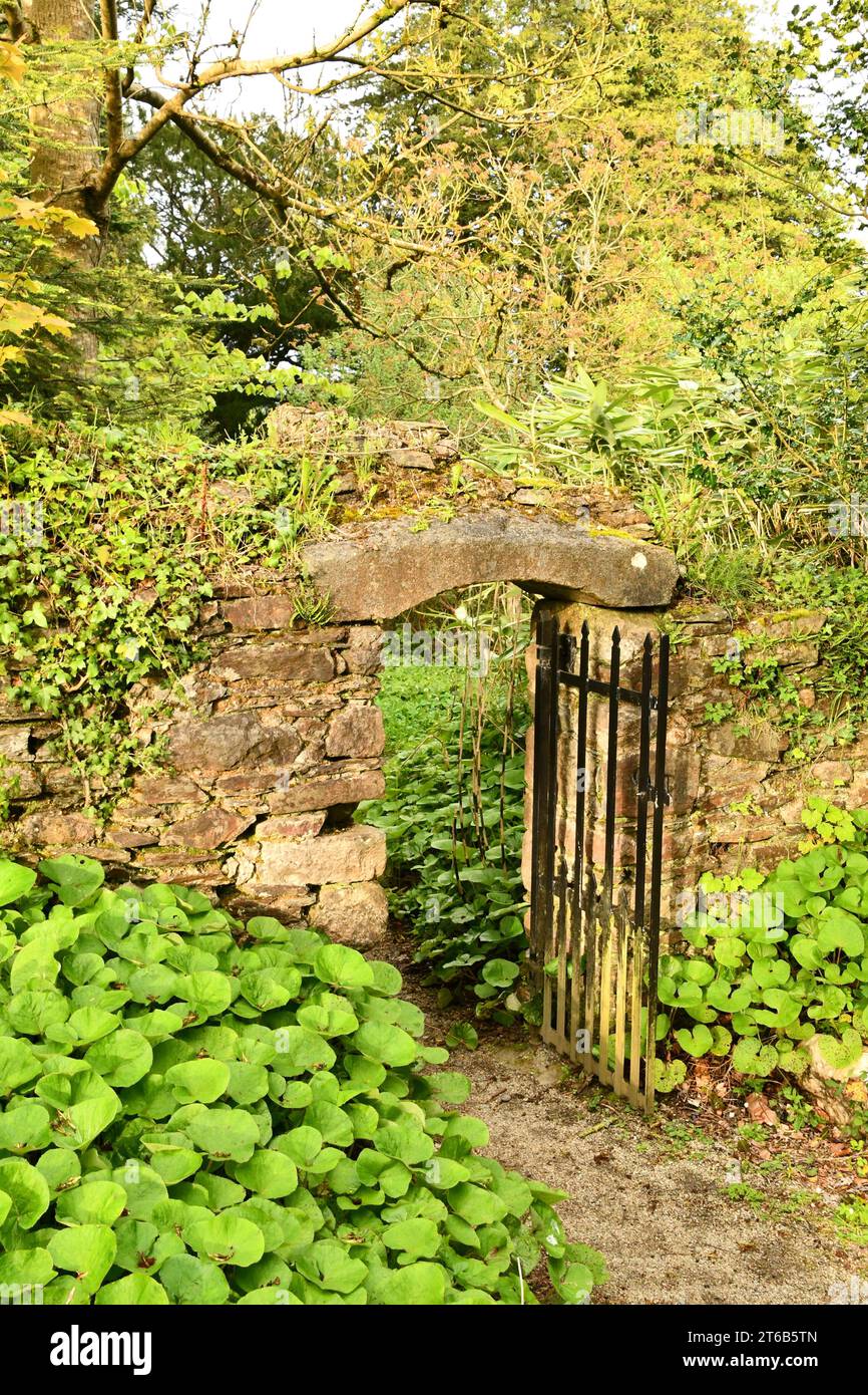 Old gates, Woodstock Gardens and Arboretum Stock Photo
