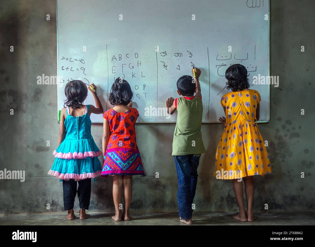 Portrait of smiling student girl Stock Photo - Alamy