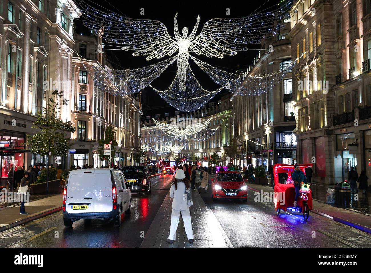 When are the regent street christmas lights switched on