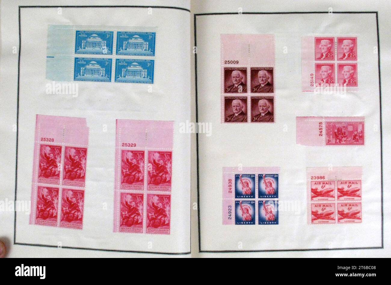 Us postage stamps hi-res stock photography and images - Alamy