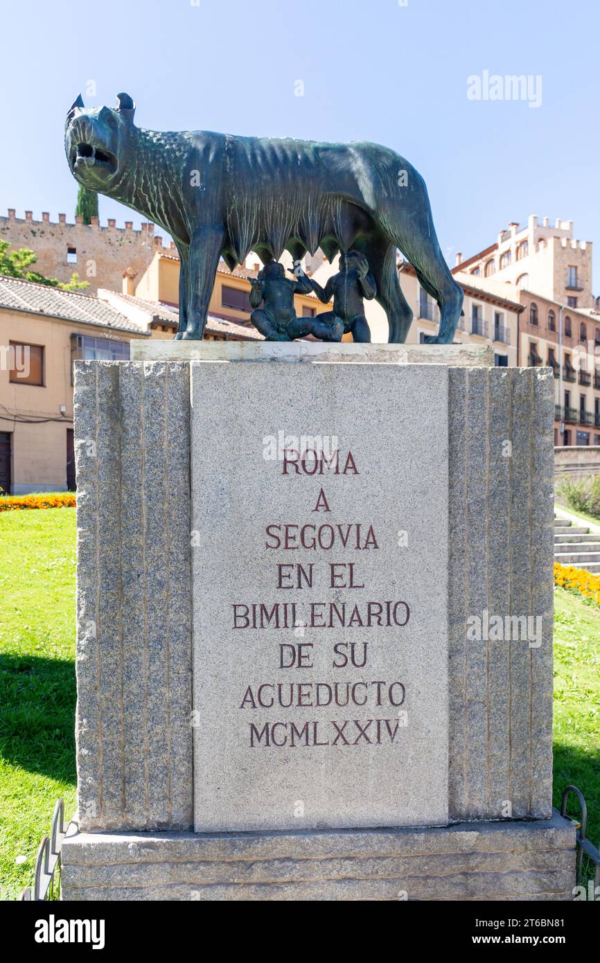 Capitoline Wolf sculpture (Loba Capitolina) with infants Romulus and Remus), Plaza Oriental, Sergovia, Castile and León, Kingdom of Spain Stock Photo