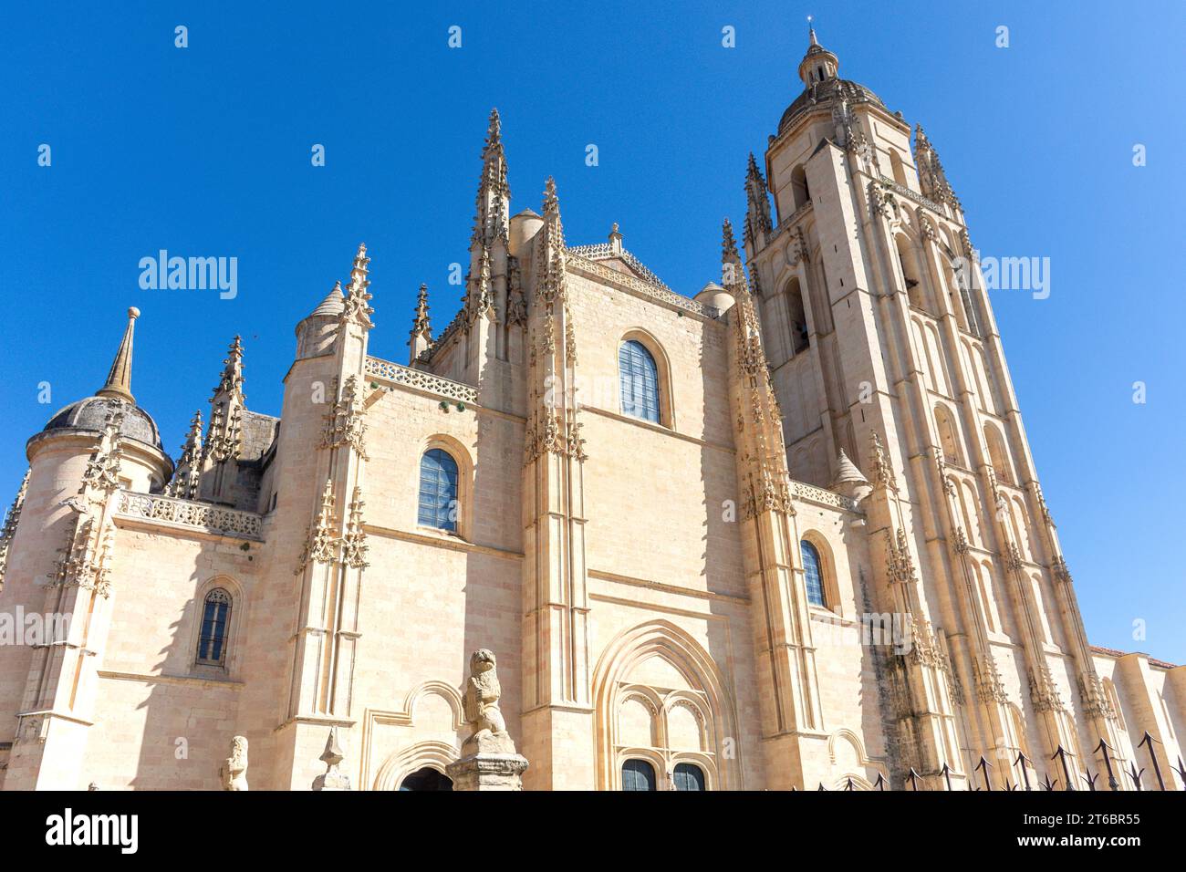 Segovia Cathedral (Catedral de Segovia), Calle de San Frutos, Segovia, Castile and León, Kingdom of Spain Stock Photo