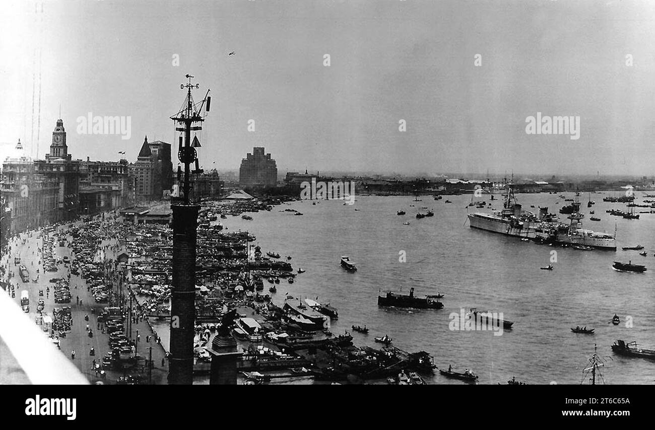 USS Augusta (CA-31) moored at Shanghai, China, in 1939 Stock Photo