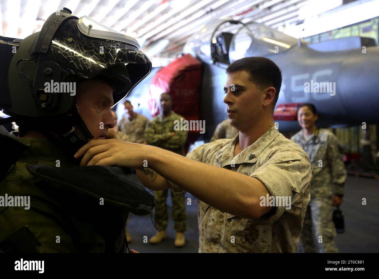 USS BATAAN (LHD 5) 140501 Stock Photo