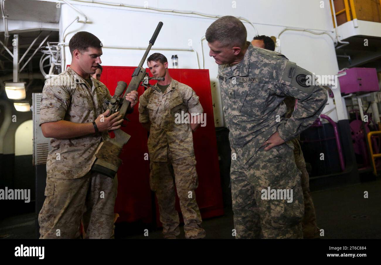 USS BATAAN (LHD 5) 140501 Stock Photo