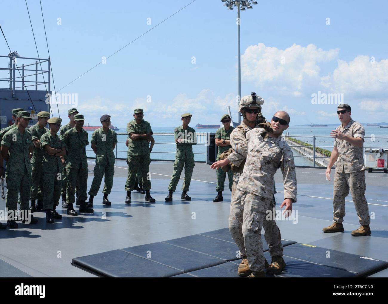 USS Blue Ridge in Singapore 150505 Stock Photo - Alamy