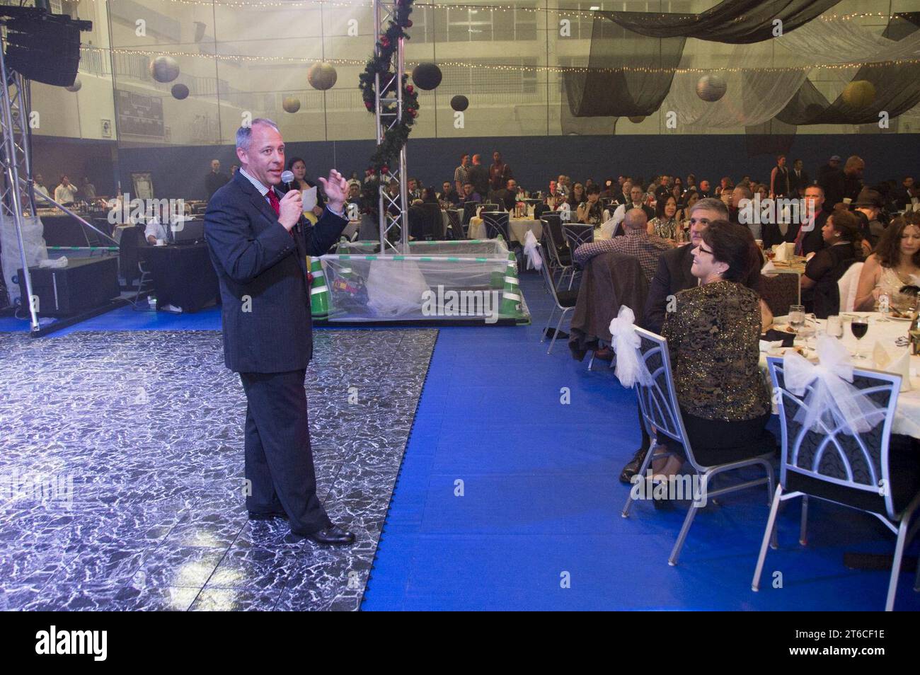 USS Bonhomme Richard (LHD 6) command holiday party 2016 161208 Stock Photo