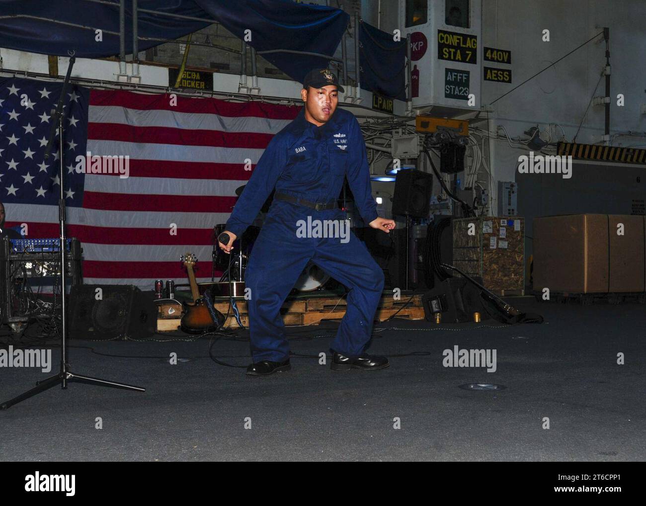 USS Boxer (LHD 4) 140308 Stock Photo - Alamy