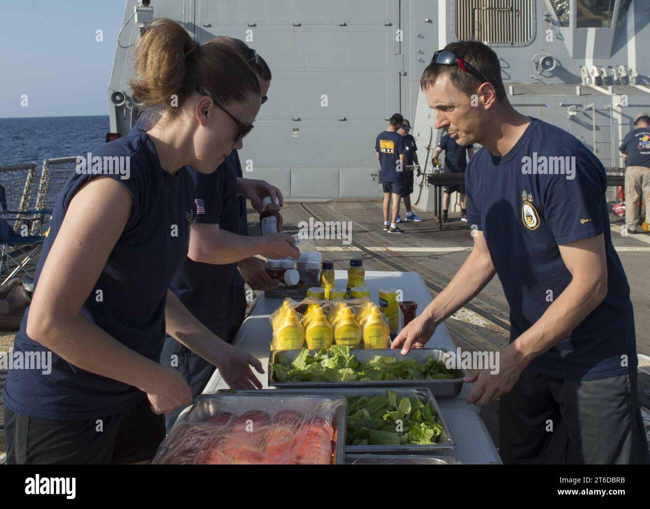 USS Dewey (DDG 105) 141102 Stock Photo - Alamy