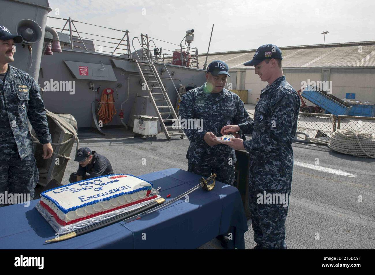 USS Donald Cook (DDG 75) operations 151013 Stock Photo