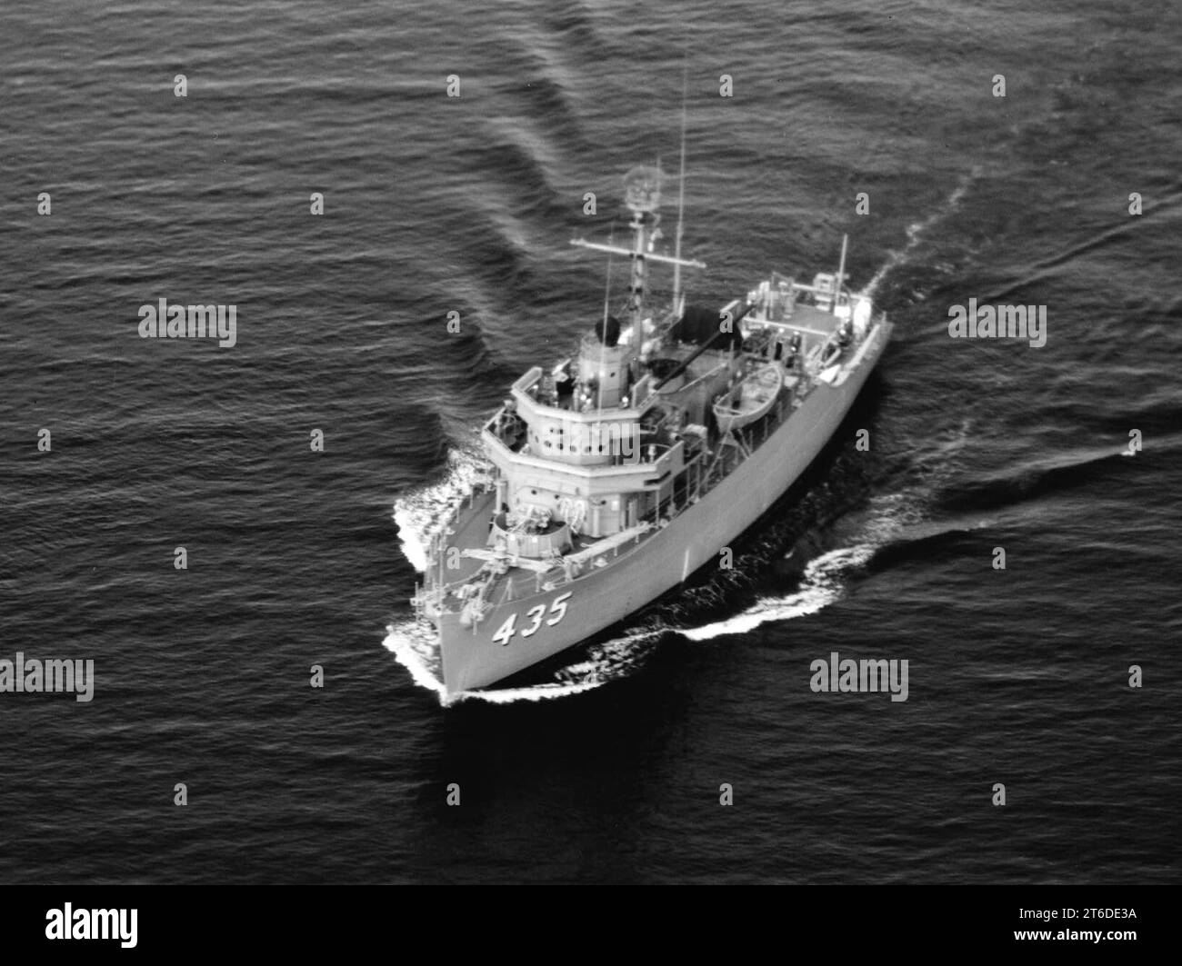 USS Endurance (MSO-435) underway in March 1954 Stock Photo - Alamy