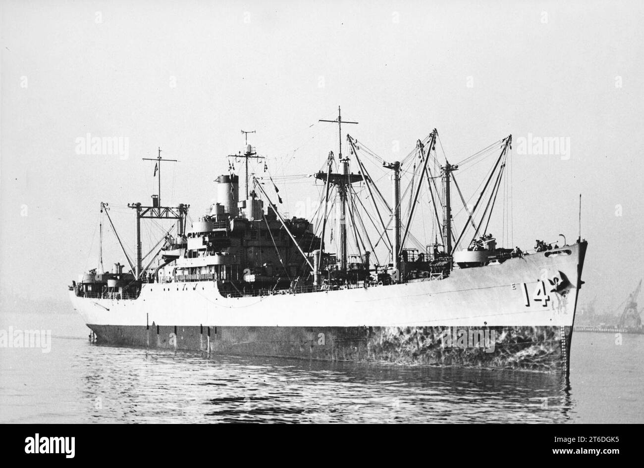 USS Firedrake (AE-14) in November 1952 Stock Photo
